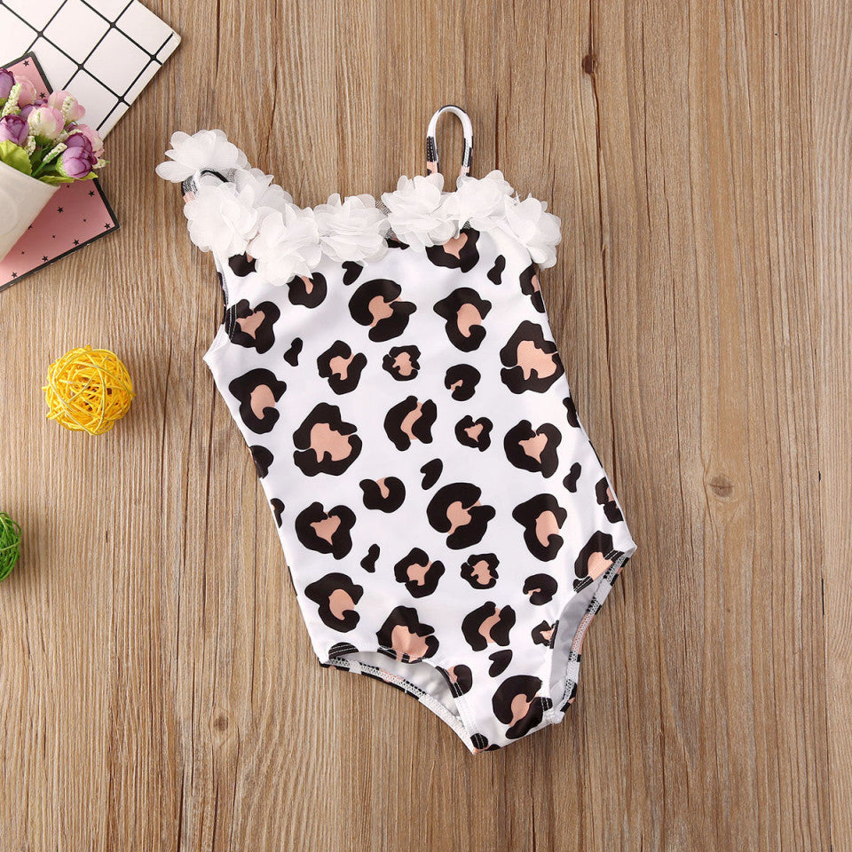 Costum de baie cu floricele atasate
