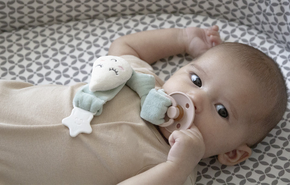 Lant pentru suzeta din material textil cu steluta BabyJem
