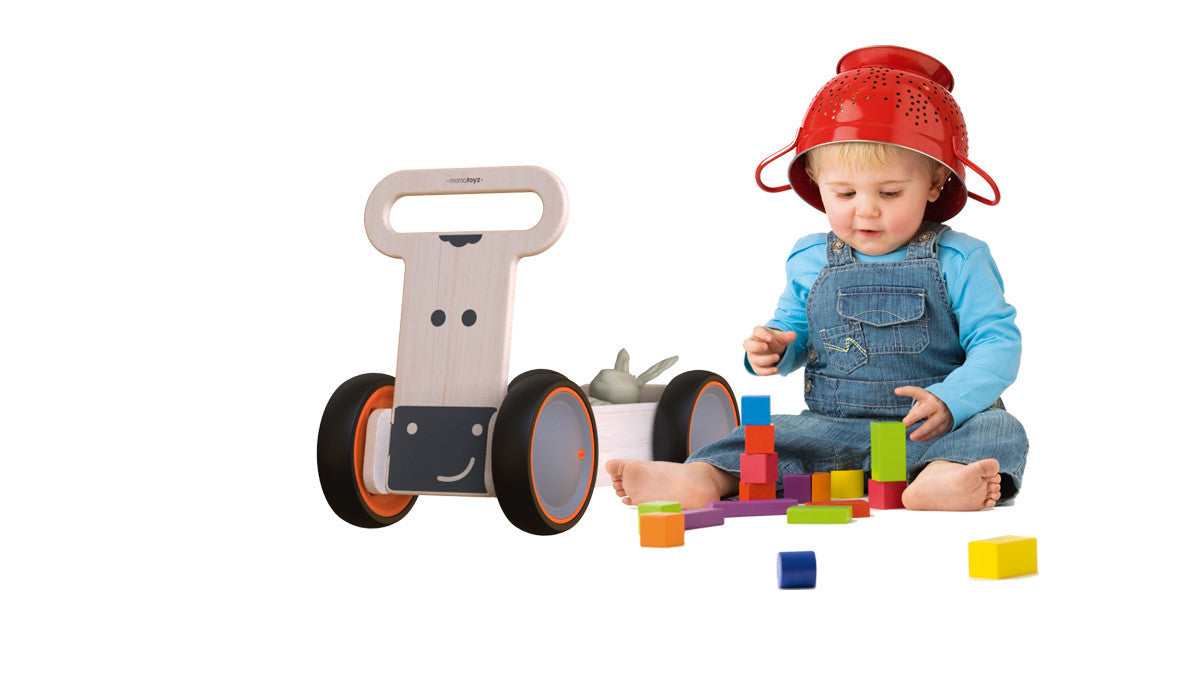 Masinuta ride-on, premergator si carucior de jucarii MamaToyz DriveMe Soft, Vacuta - Jucarie din lemn 3 in 1