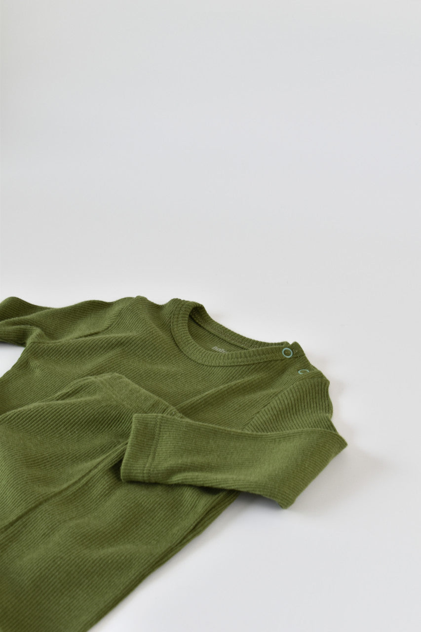 Set 3 piese: bluzita cu maneca lunga, panataloni lungi si caciulita din bumbac organic si modal - Verde, Baby Cosy