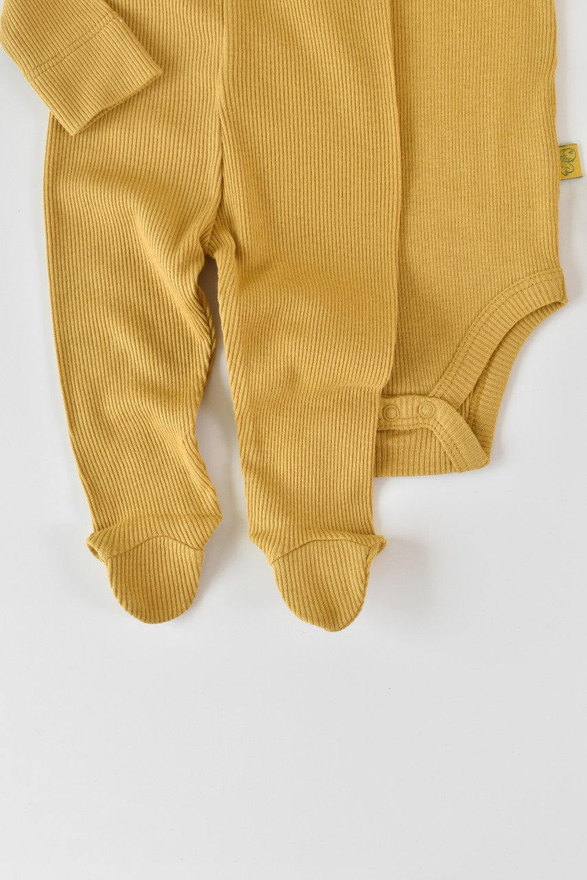 Set 3 piese: body cu maneca lunga, panataloni lungi cu botosei si caciulita din bumbac organic si modal - Sofran, Baby Cosy