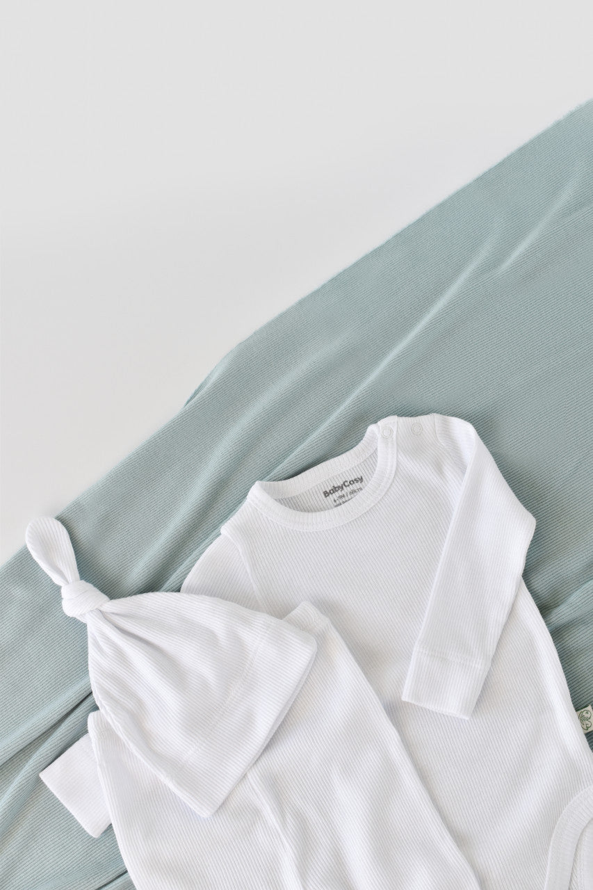 Set 3 piese: body cu maneca lunga, panataloni lungi si caciulita din bumbac organic si modal - Alb, Baby Cosy
