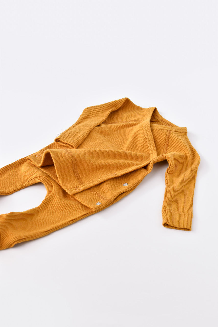 Set 4 piese: bluza, pantaloni, caciulita si manusi din bumbac organic si modal - Sofran, Baby Cosy