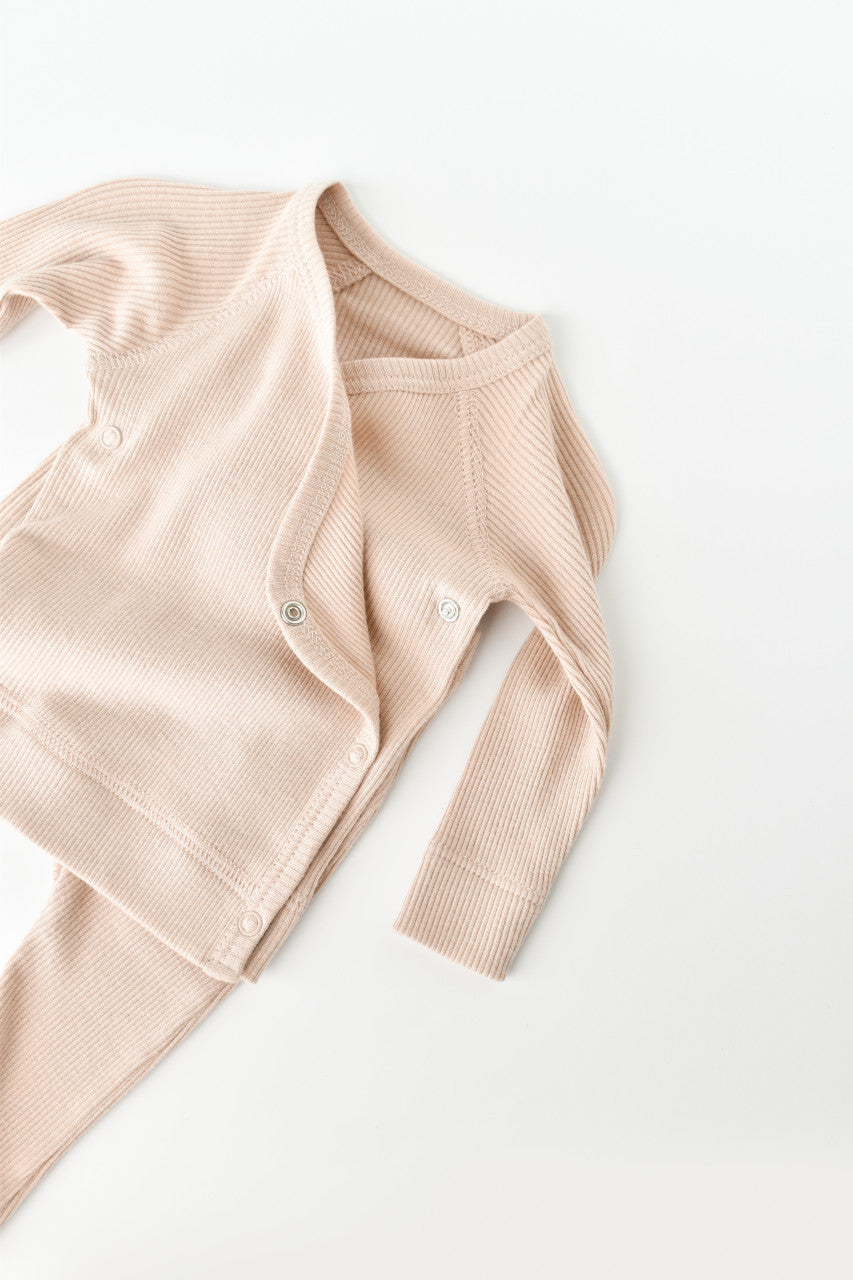 Set 4 piese: bluza, pantaloni, caciulita si manusi din bumbac organic si modal - Blush, Baby Cosy