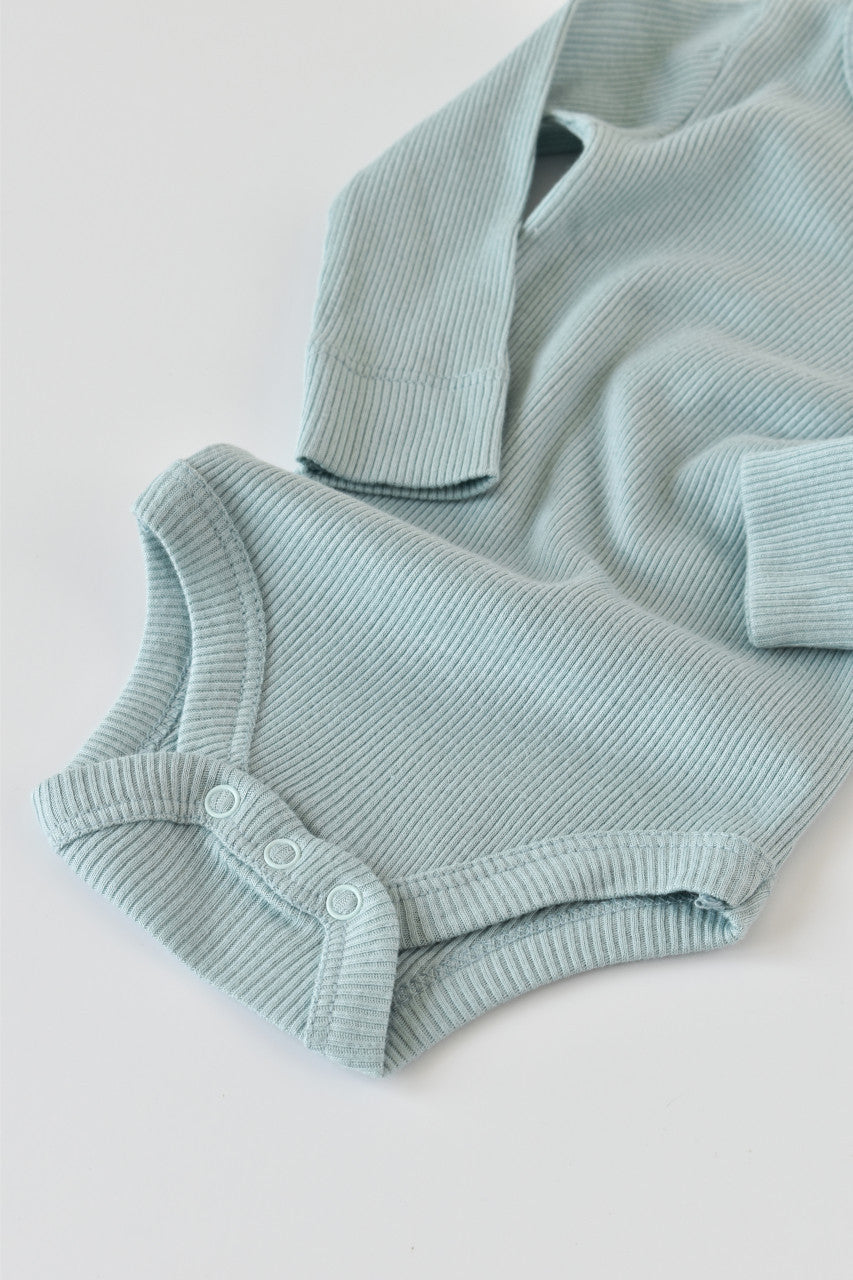 Set 4 piese: bluza, pantaloni, caciulita si manusi din bumbac organic si modal - Mint, Baby Cosy