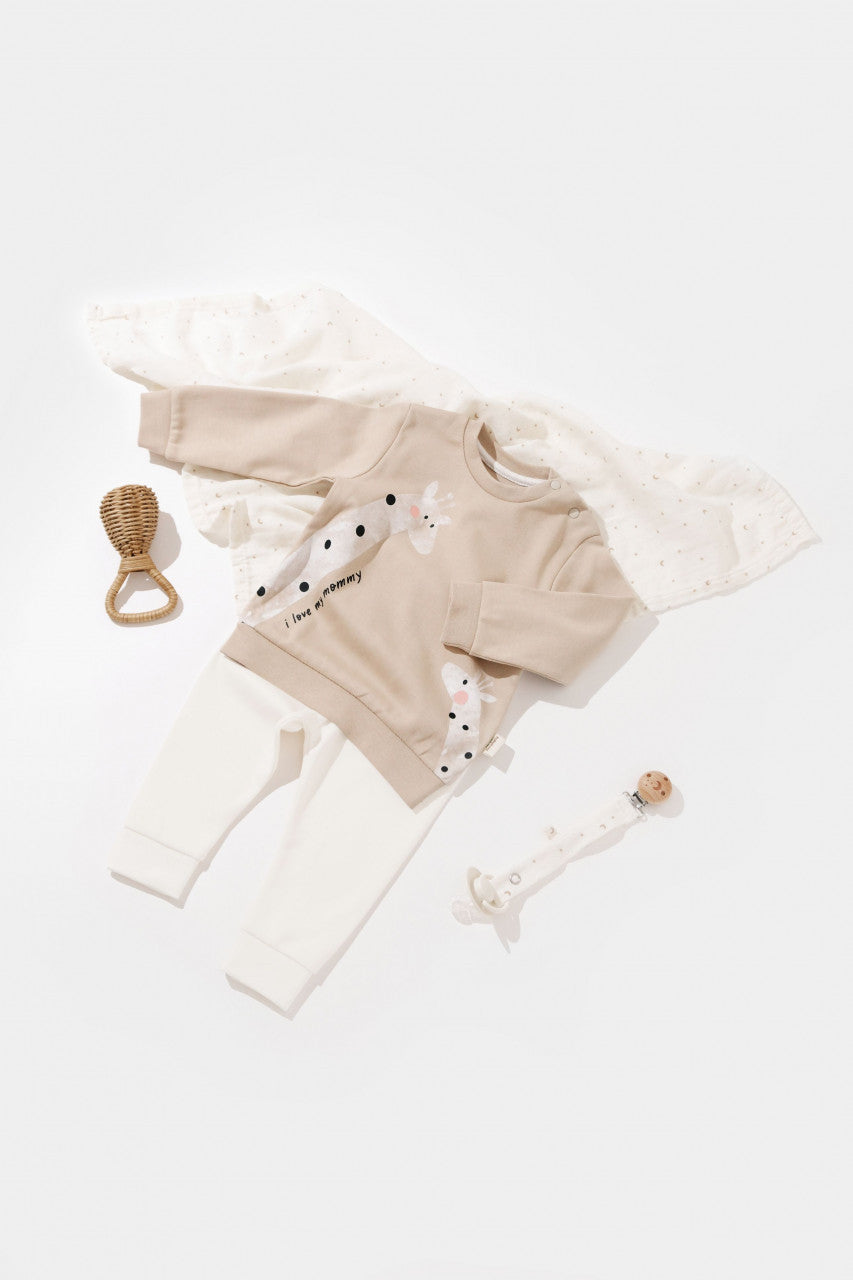 Set bluzita cu maneca lunga si panataloni lungi cu buline Girafa, BabyCosy, 100% bumbac organic, Mink