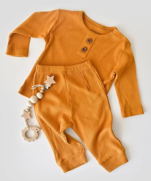 Set bluzita cu maneca lunga si panataloni lungi din bumbac organic si modal - Mustar