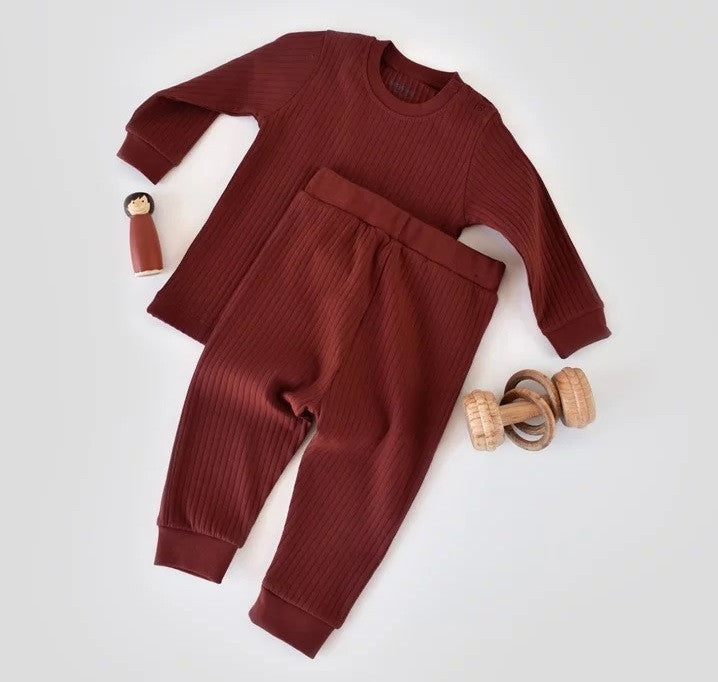 Set bluzita cu maneca lunga si panataloni lungi din bumbac organic si 5% elastan - Caramiziu