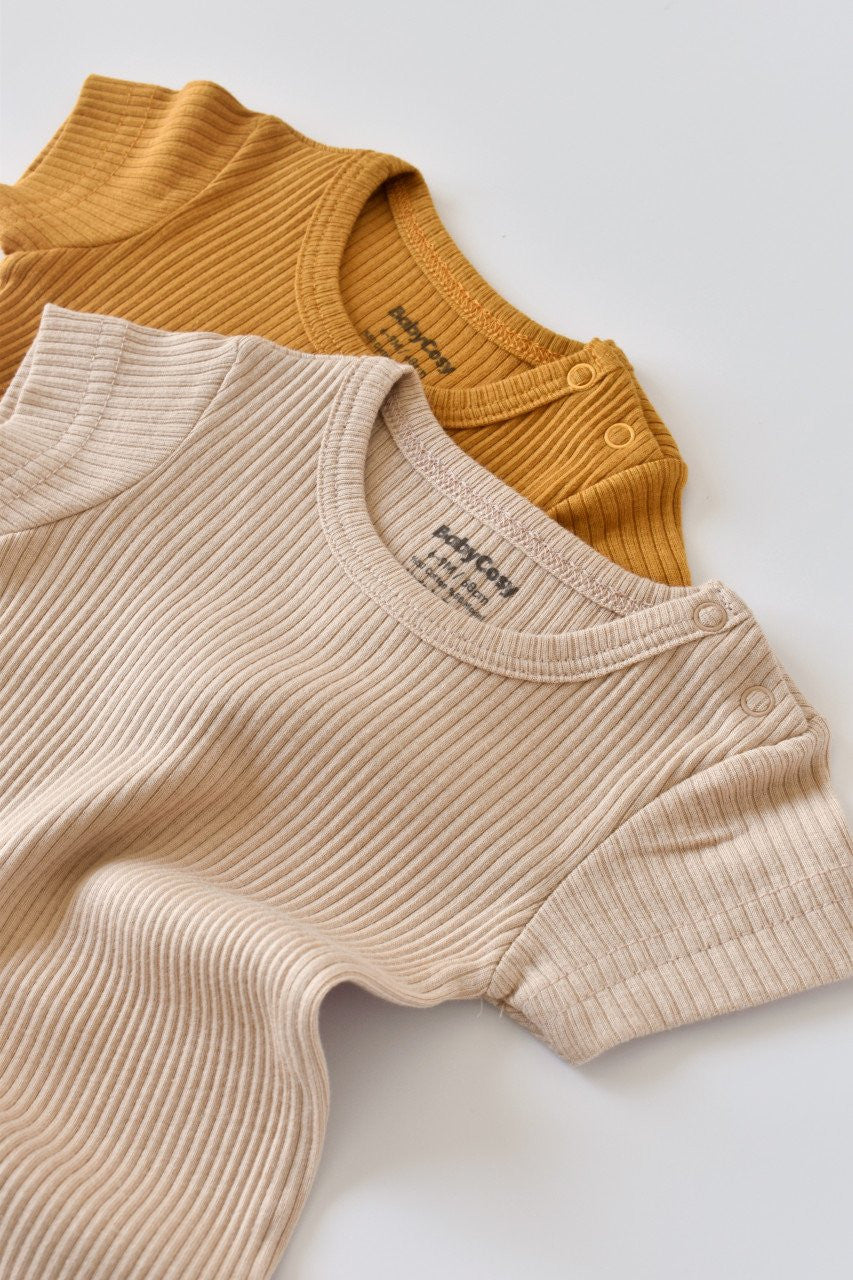 Set de 2 body-uri cu maneca scurta din bumbac organic si modal - Mustar/ Somon