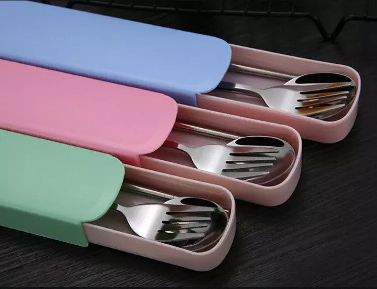 Set de tacamuri pentru calatorii