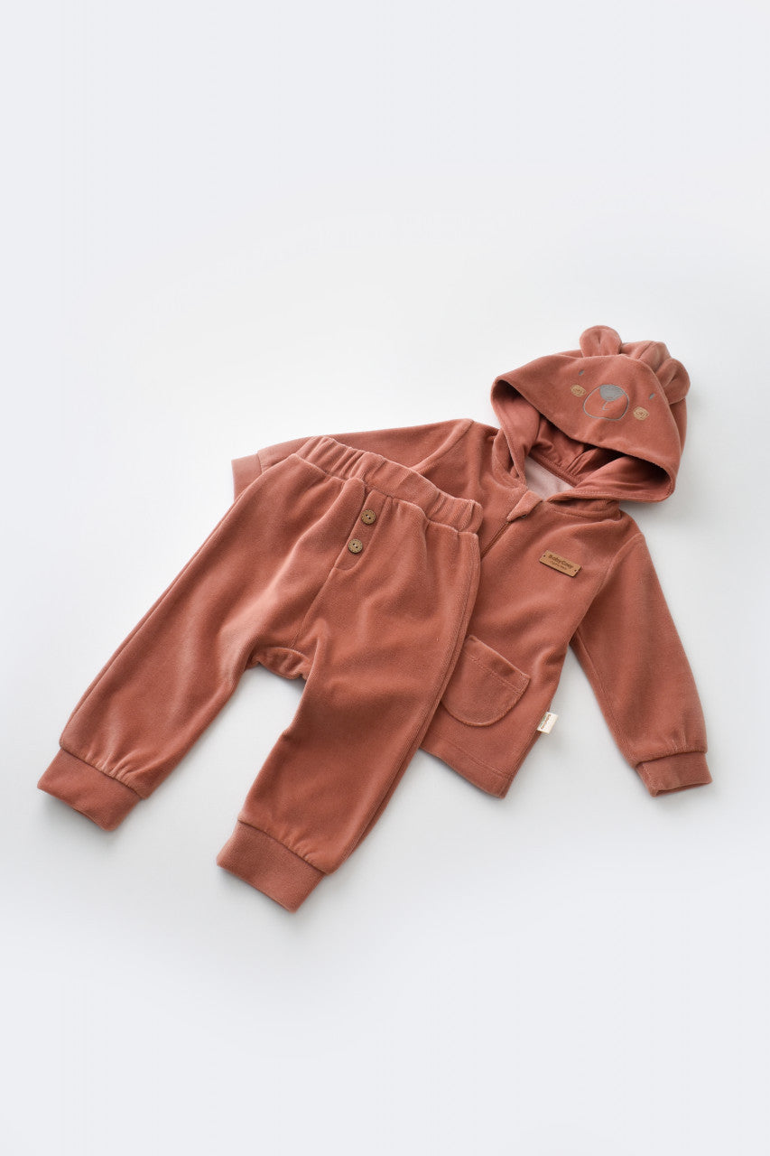 Set Ursulet cu bluzita cu fermoar si gluga si panataloni lungi din 80%bumbac organic si 20% poliester - Caramiziu, Baby Cosy
