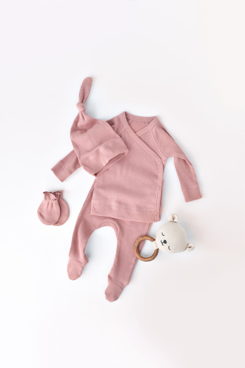 Set 4 piese: bluza, pantaloni, caciulita si manusi din bumbac organic si modal - Rose, Baby Cosy